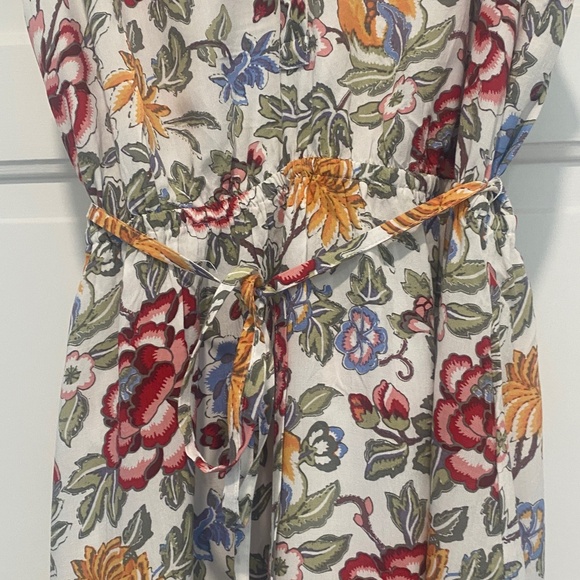 Gorgeous Floral Dress - Picture 6 of 7